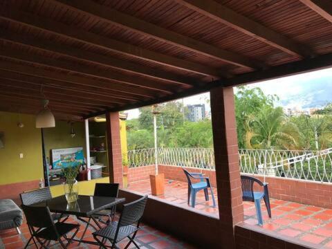 Alcobas Con Desayuno Incluido Bano Compartido Appartement Medellín Buitenkant foto