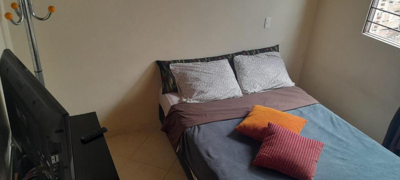 Alcobas Con Desayuno Incluido Bano Compartido Appartement Medellín Buitenkant foto